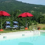 Casa de Férias Stunning In Passignano With Pool Passignano sul Trasimeno
