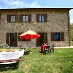 Casa de Férias Stunning In Passignano With Pool