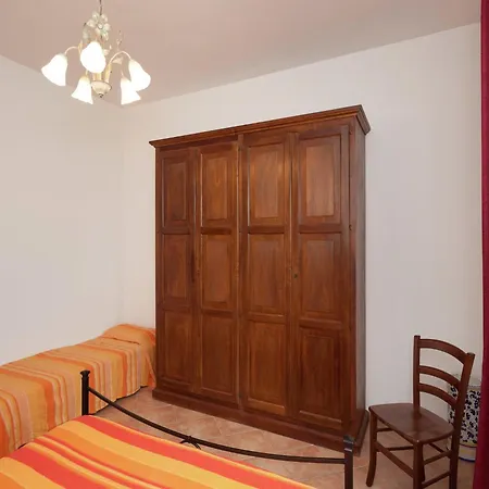 Holiday home Stunning In Passignano With Pool Passignano sul Trasimeno