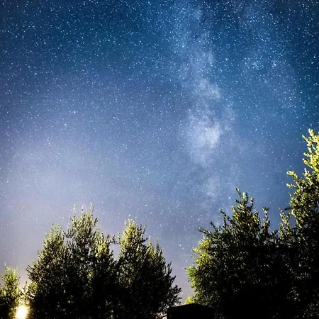 Stunning In Passignano With Pool Пассиньяно-суль-Тразимено