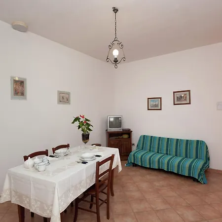 בית נופש Stunning In Passignano With Pool פסיניאנו סול טרסימנו