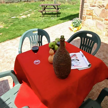 Holiday home Stunning In Passignano With Pool Passignano sul Trasimeno