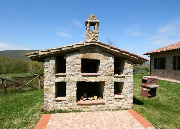 Stunning In Passignano With Pool * Passignano sul Trasimeno