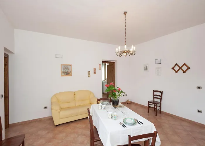 Holiday home Stunning In Passignano With Pool Passignano sul Trasimeno