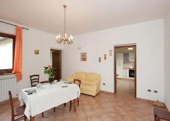 Holiday home Stunning In Passignano With Pool Passignano sul Trasimeno
