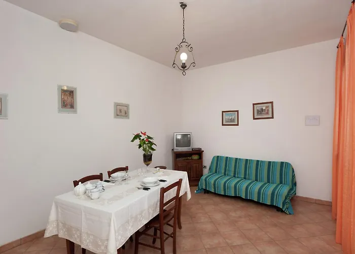 בית נופש Stunning In Passignano With Pool פסיניאנו סול טרסימנו