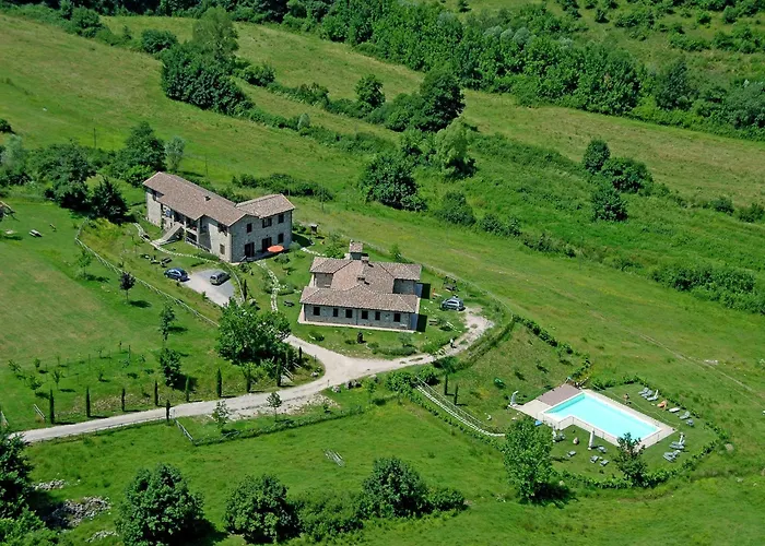 Stunning In Passignano With Pool בית נופש פסיניאנו סול טרסימנו