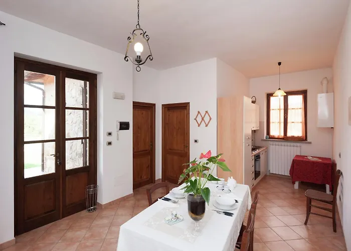 Stunning In Passignano With Pool בית נופש *